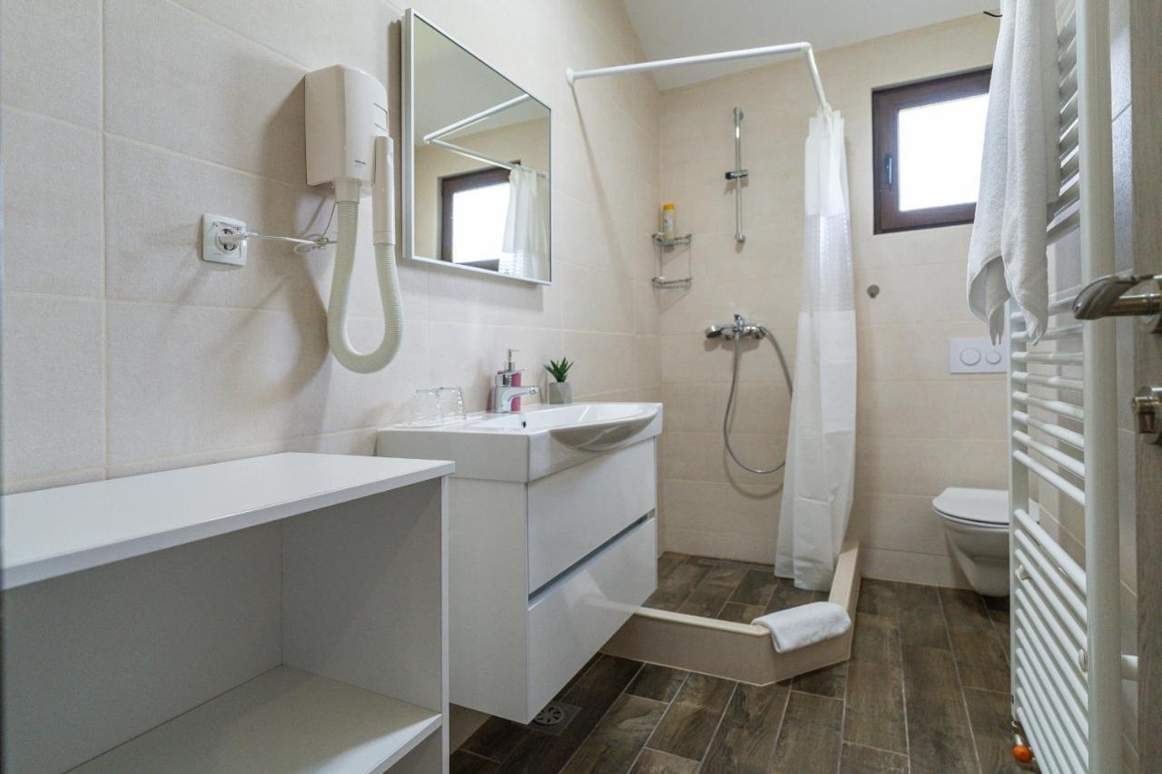 Deluxe Apartment With Jacuzzi - Patar Раковица Екстериор снимка