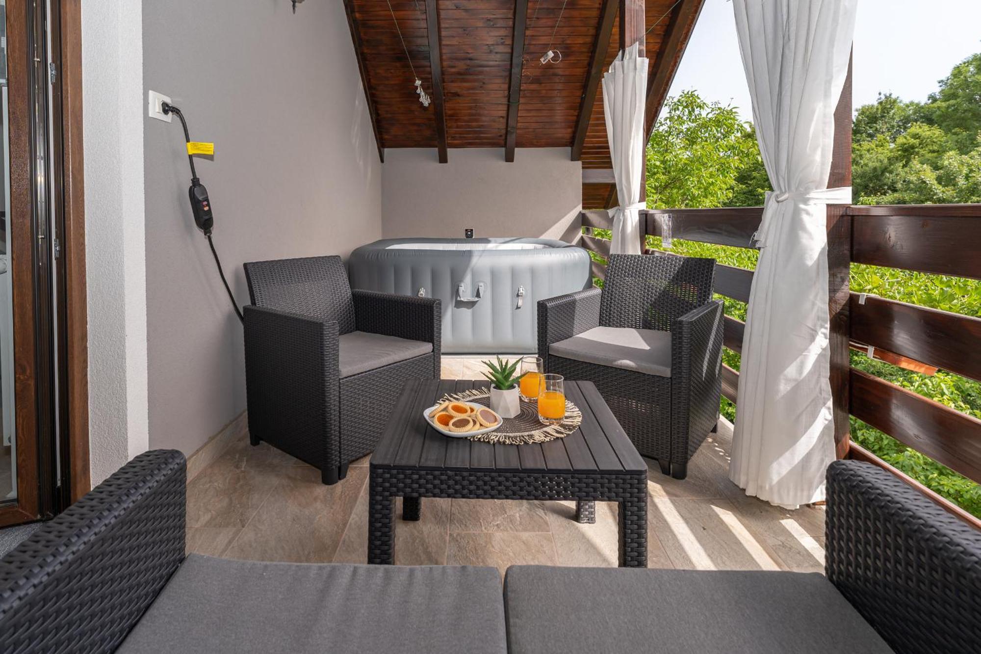 Deluxe Apartment With Jacuzzi - Patar Раковица Екстериор снимка