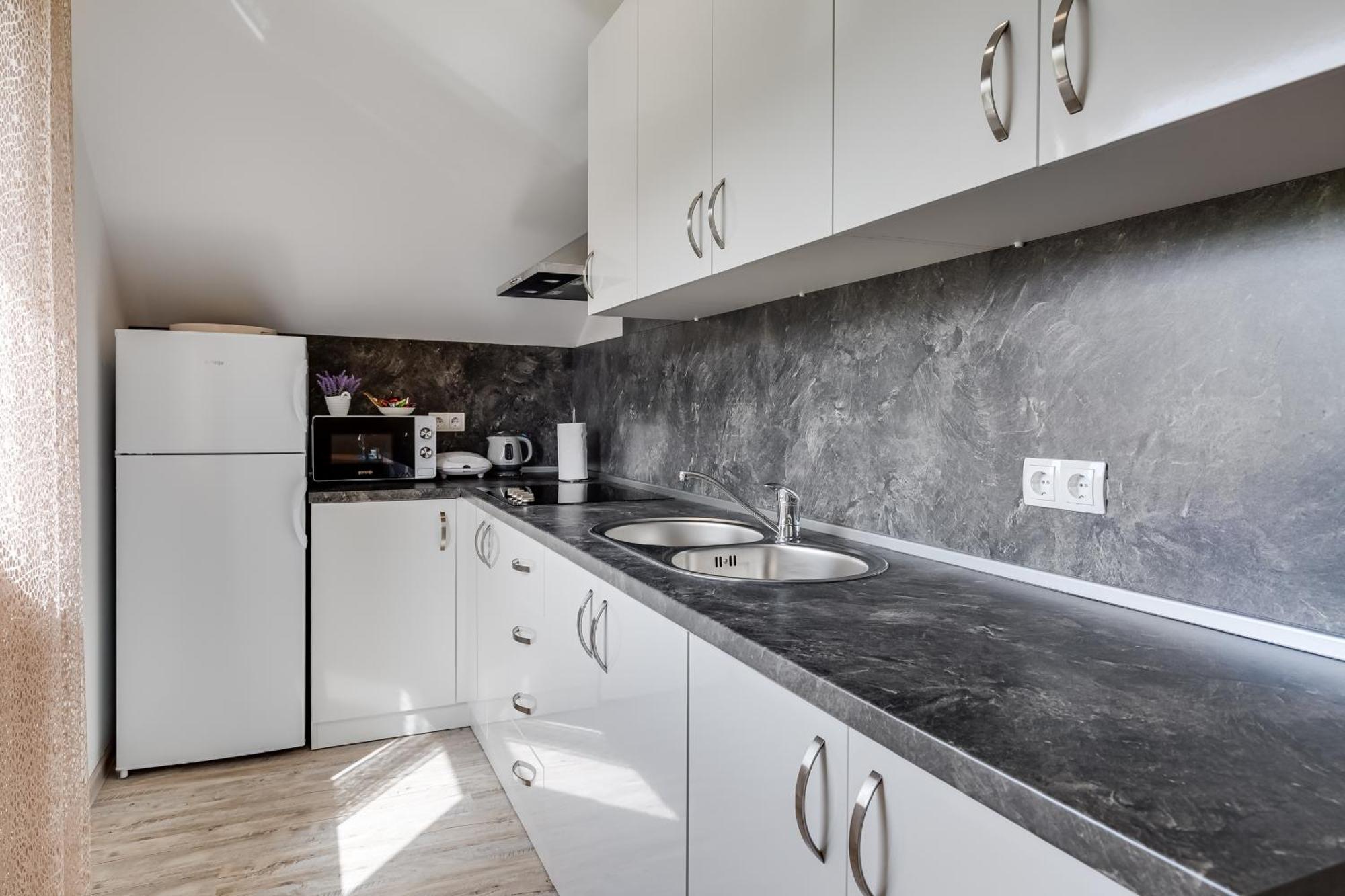 Deluxe Apartment With Jacuzzi - Patar Раковица Екстериор снимка